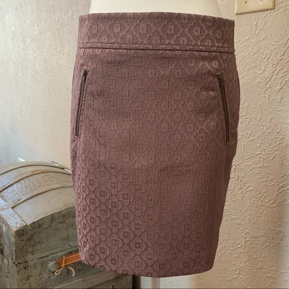 LOFT Dresses & Skirts - Ann Taylor Loft Skirt. Size: 2
